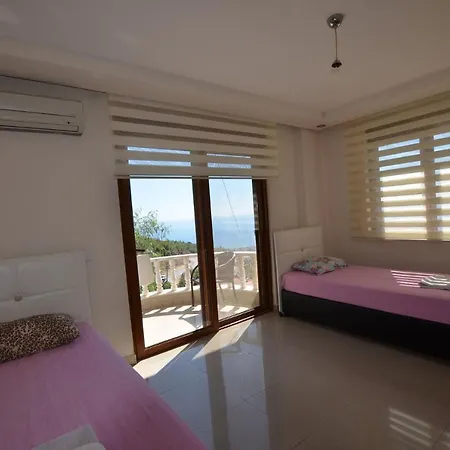 Luxury 5 Bedroom With Communal Pool, 1038 Вилла Алания