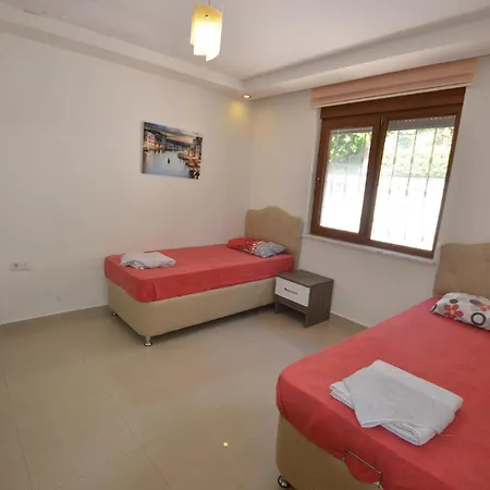 Luxury 5 Bedroom With Communal Pool, 1038 Вилла *