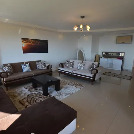 Luxury 5 Bedroom With Communal Pool, 1038 Villa *