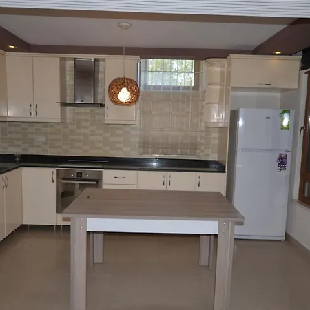 Villa Luxury 5 Bedroom With Communal Pool, 1038 *