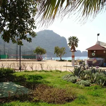 Villa Luxury 5 Bedroom With Communal Pool, 1038 Alanya