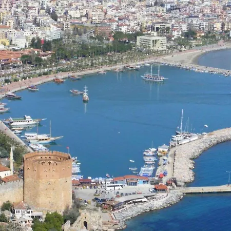 Villa Luxury 5 Bedroom With Communal Pool, 1038 Alanya